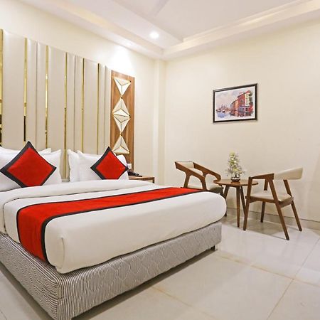 Frank Stay-Newly Built Worth -2Mins Walk From Rk Ashram Metro Satation Nova Deli Exterior foto