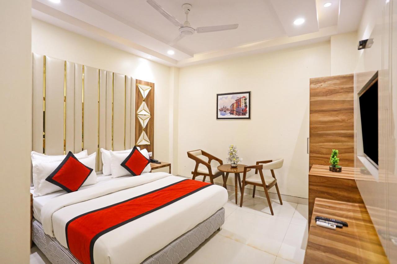 Frank Stay-Newly Built Worth -2Mins Walk From Rk Ashram Metro Satation Nova Deli Exterior foto