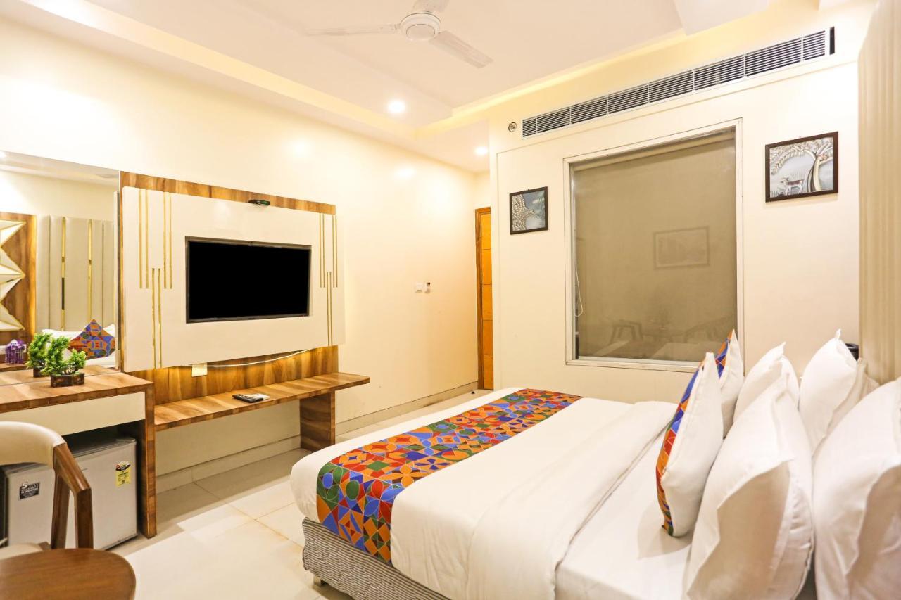Frank Stay-Newly Built Worth -2Mins Walk From Rk Ashram Metro Satation Nova Deli Exterior foto
